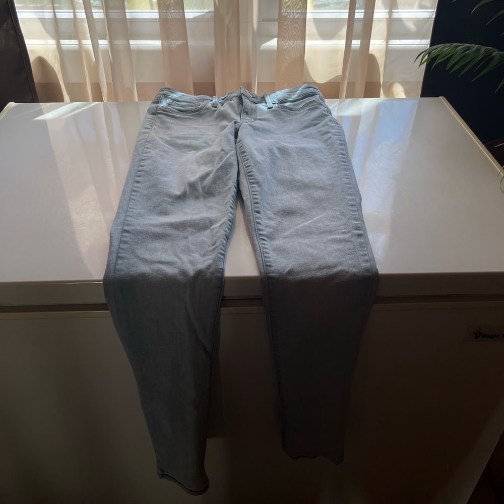 Juniors light wash skinny jeans size 9